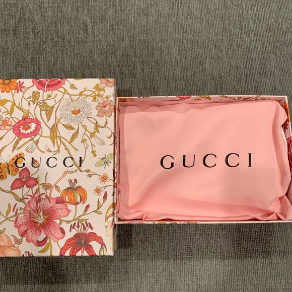 Authentic Gucci Canvas Wallet - Picture 7 of 16